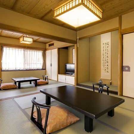 Hotel Shiroyama Yugawara Buitenkant foto