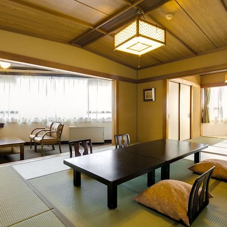 Hotel Shiroyama Yugawara Buitenkant foto