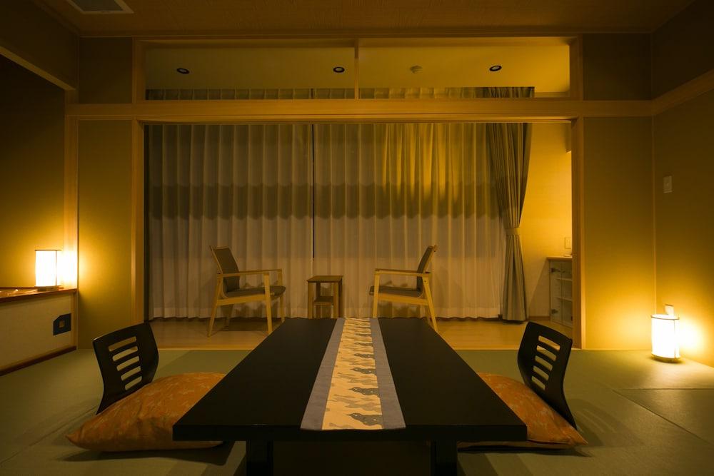 Hotel Shiroyama Yugawara Buitenkant foto
