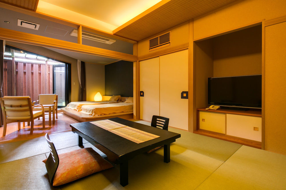 Hotel Shiroyama Yugawara Buitenkant foto