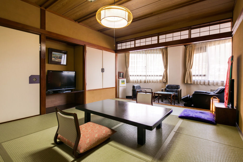 Hotel Shiroyama Yugawara Buitenkant foto